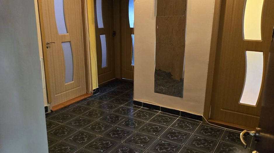 Apartament cu 3 camere de vanzare in Turda - Poză 1