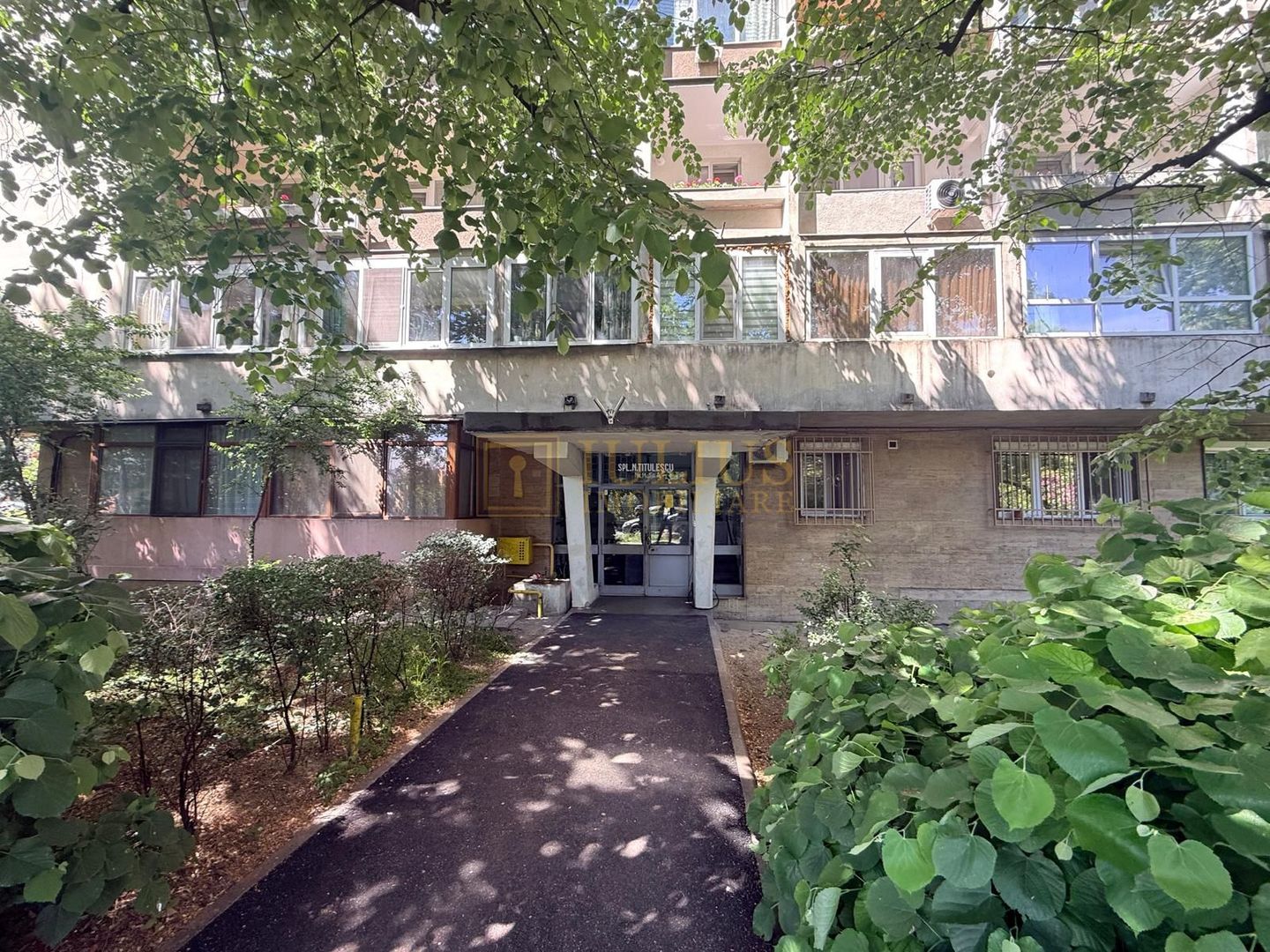 2 camere| cu vedere catre Bega-zona superba| apartament frumos, costuri mici| - Poză 18