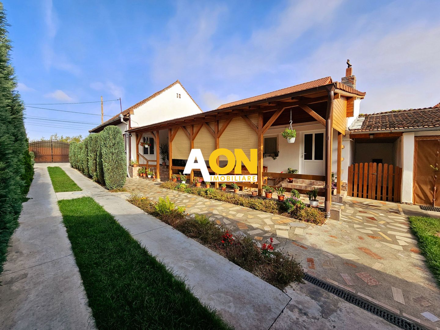 Casa 3 camere, 890 mp teren, mobilata, utilata, Barabant - Poză 1
