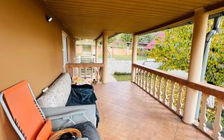 Casa in zona de dealuri - Poză 4