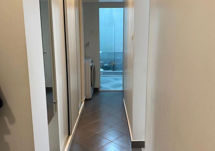 Inchiriez apartament 2 camere decomandat - Poză 6