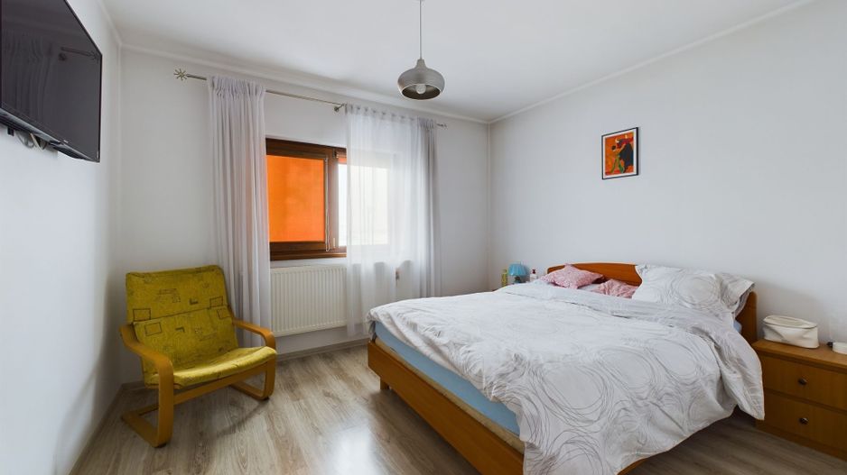 Casă Impresionantă Curte Generoasă Construcție de Calitate Berceni - Poză 8