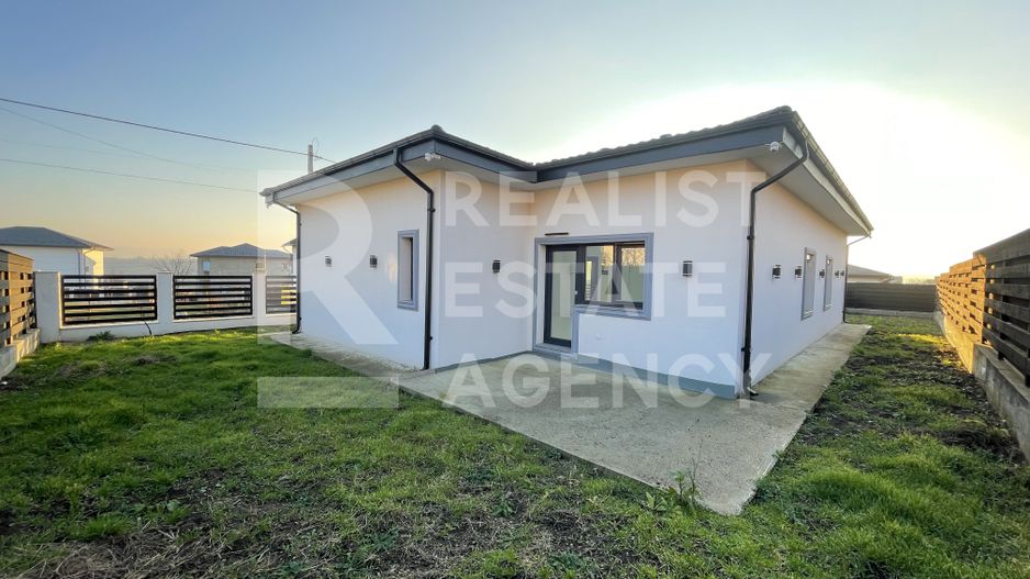 Vânzare, casă, 4 camere, 100 mp utili, teren 630 mp + garaj - Poză 1