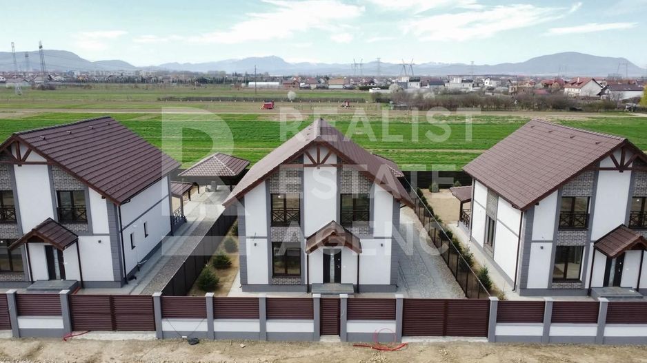 Casă individuală de vanzare - Poză 2