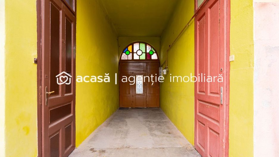 Apartament ultracentral Arad – 468 mp teren propriu, garaj, acces auto - Poză 5