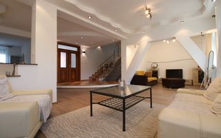 Casa in Blascovici, 5 camere + 3 bai, centrala proprie - Poză 1