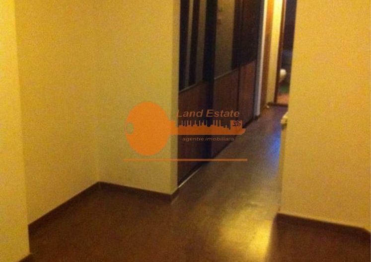 Apartament cu 3 camere in zona Gorjului( centrala proprie) - Poză 15
