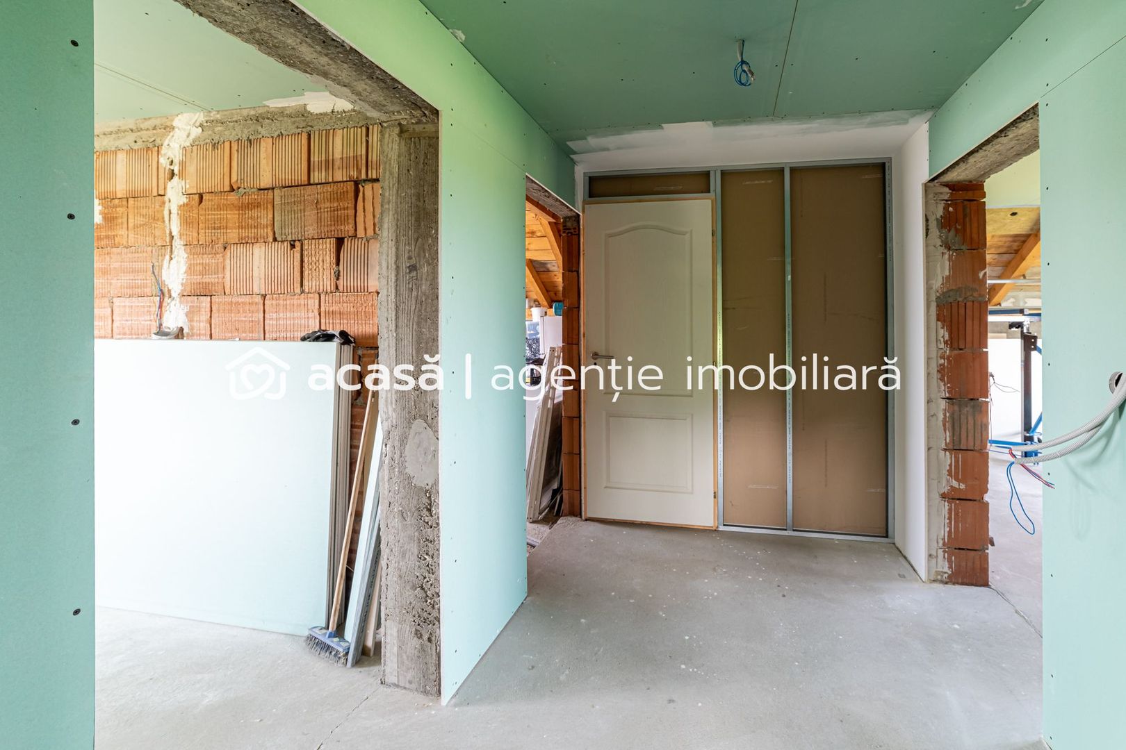 Nou! Casă frumoasă în Sâmbăteni - Poză 17