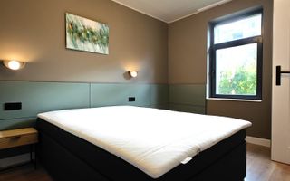 Apartament cu posibilitate de mansardare, parcare și grădină, central. - Poză 11