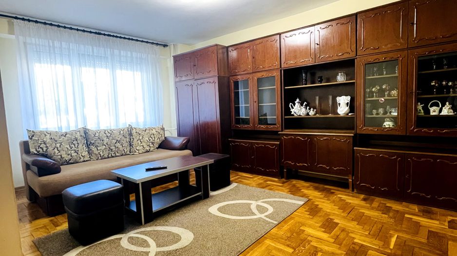 Apartament cu 3 camere DECEBAL - Poză 1