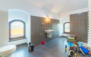 Vila cu piscina si garaj - 6 dormitoare - Pantelimon - Poză 38