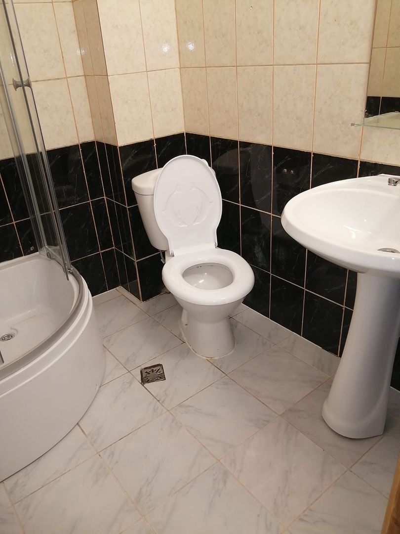 Etaj de inchiriat/ camere+ bai/bucatarie/spalatorie - Poză 8