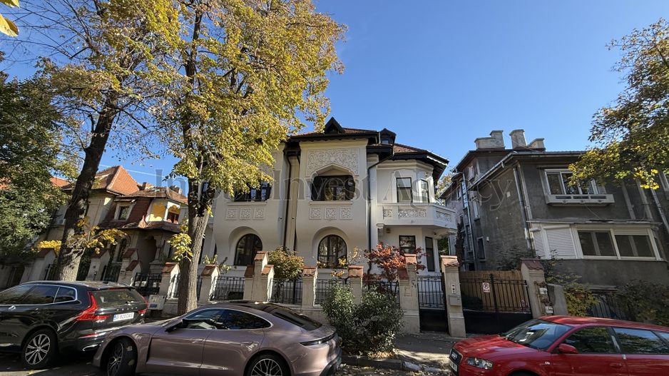 Vilă interbelică restaurată – Dorobanți Capitale 363 mp utili - Poză 1