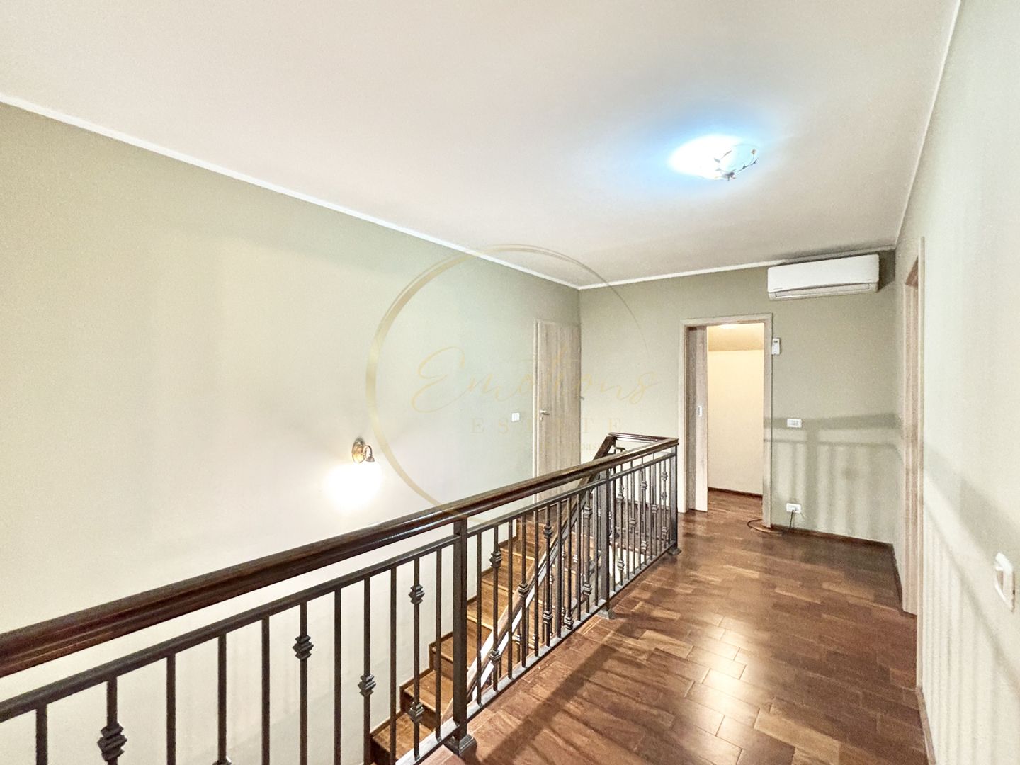 VILĂ DEOSEBITĂ ÎN CARTIERUL PLANETELOR, GIROC – ZONĂ REZIDENȚIALĂ LINIȘTITĂ - Poză 14