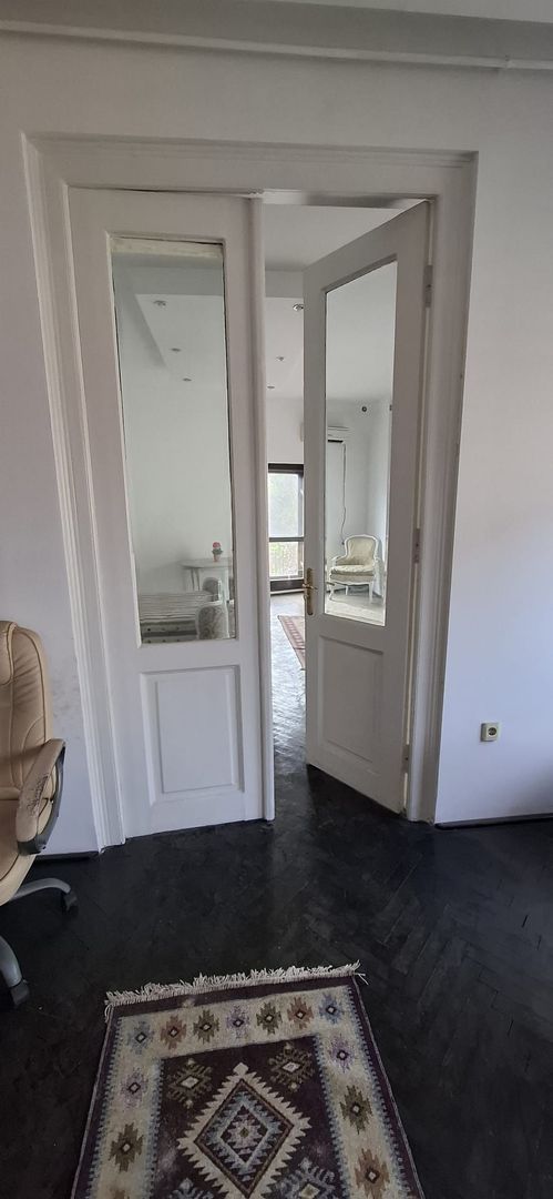 Se vinde etajul 1 si mansarda | Vile interbelica | 13 Septembrie - Poză 33