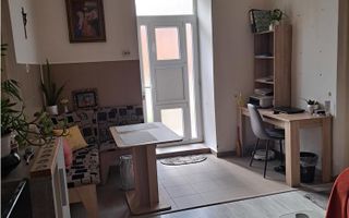 Apartament 2 camere Piata Traian - la curte cu centrala - Poză 2