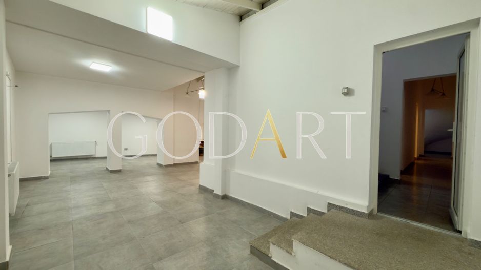 Vila spatioasa | Complet renovată | Central - Poză 8