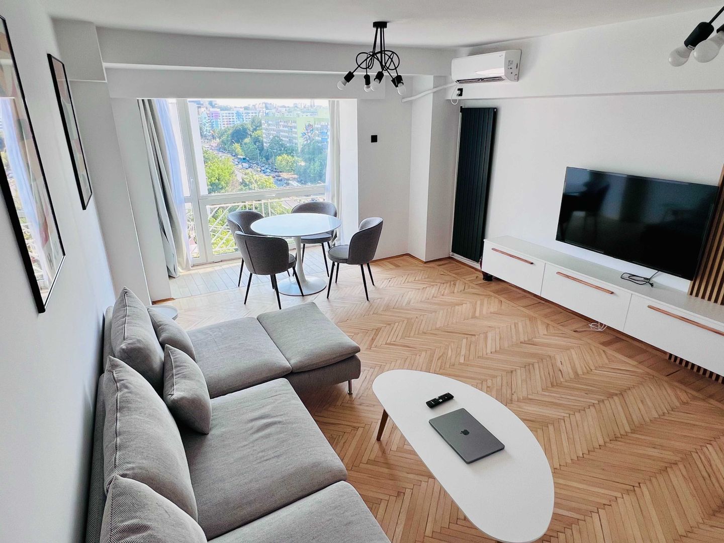 Inchiriere 2 camere | Pta Unirii | Bloc Sitraco | 1 min metrou M1/M2 - Poză 1