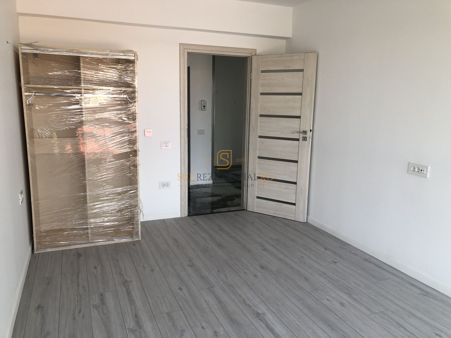 Apartament 3 camere, terasa 60 mp, 2 bai, parcare subterana inclusa - Poză 11