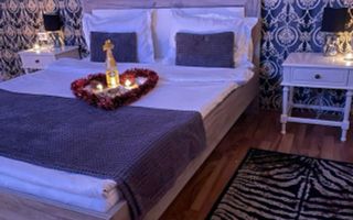 Investiție sigura, zona excelenta–Pensiune funcționala, Str.Horea Deva - Poză 1