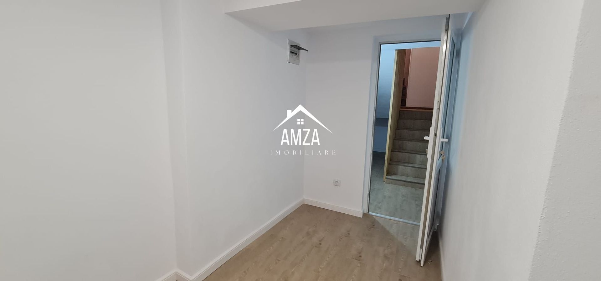 Vila spațioasă și elegantă de vânzare la intrarea în cartierul Turnișo - Poză 3