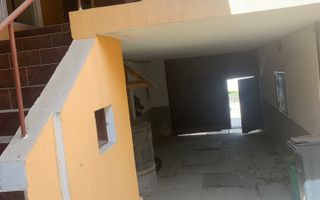 Casă în centrul Cisnădioarei cu 243mp de locuit și teren de 936mp - Poză 8