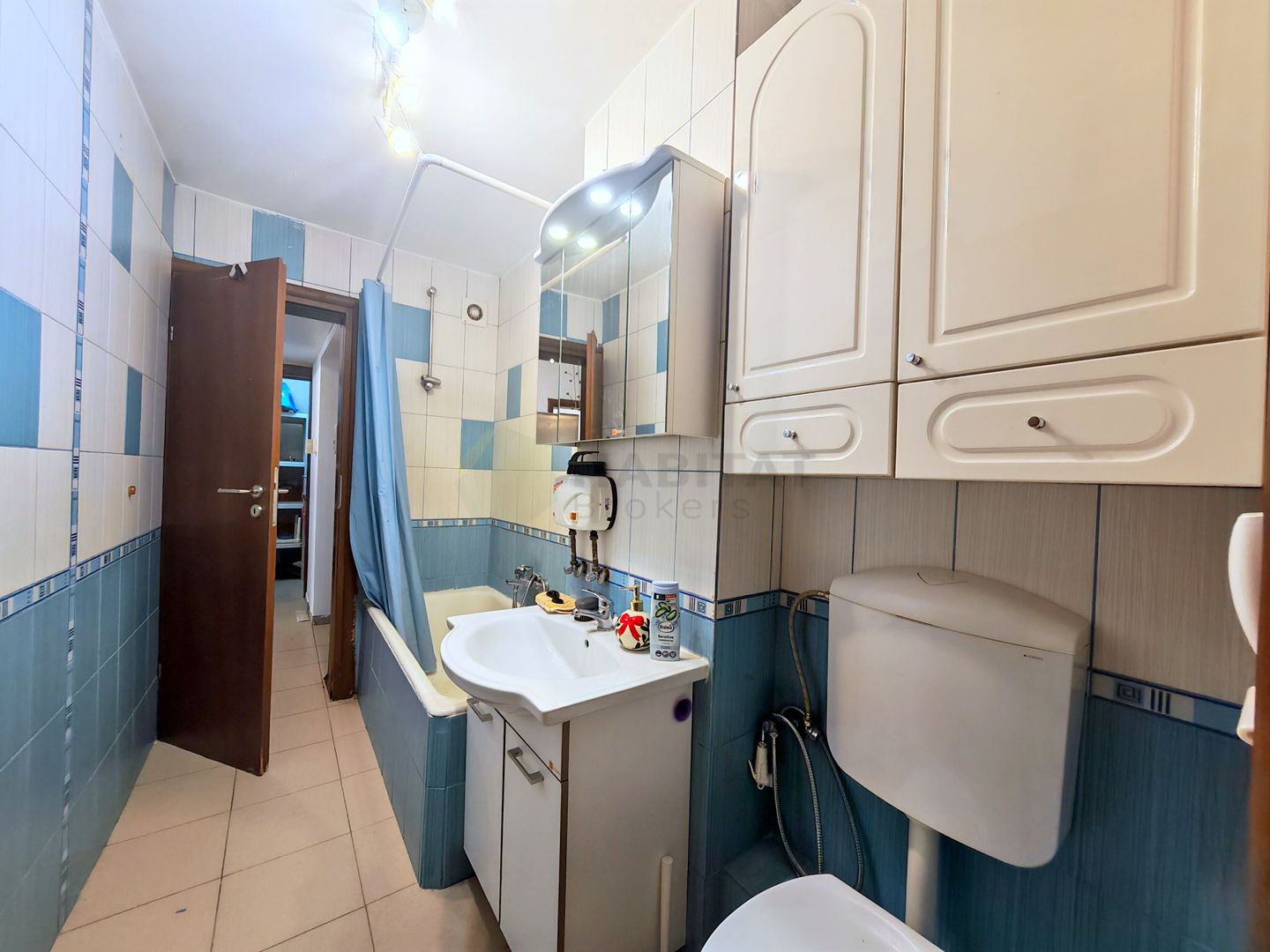 Apartament cu trei camere in inima cartierului Titan - Poză 6