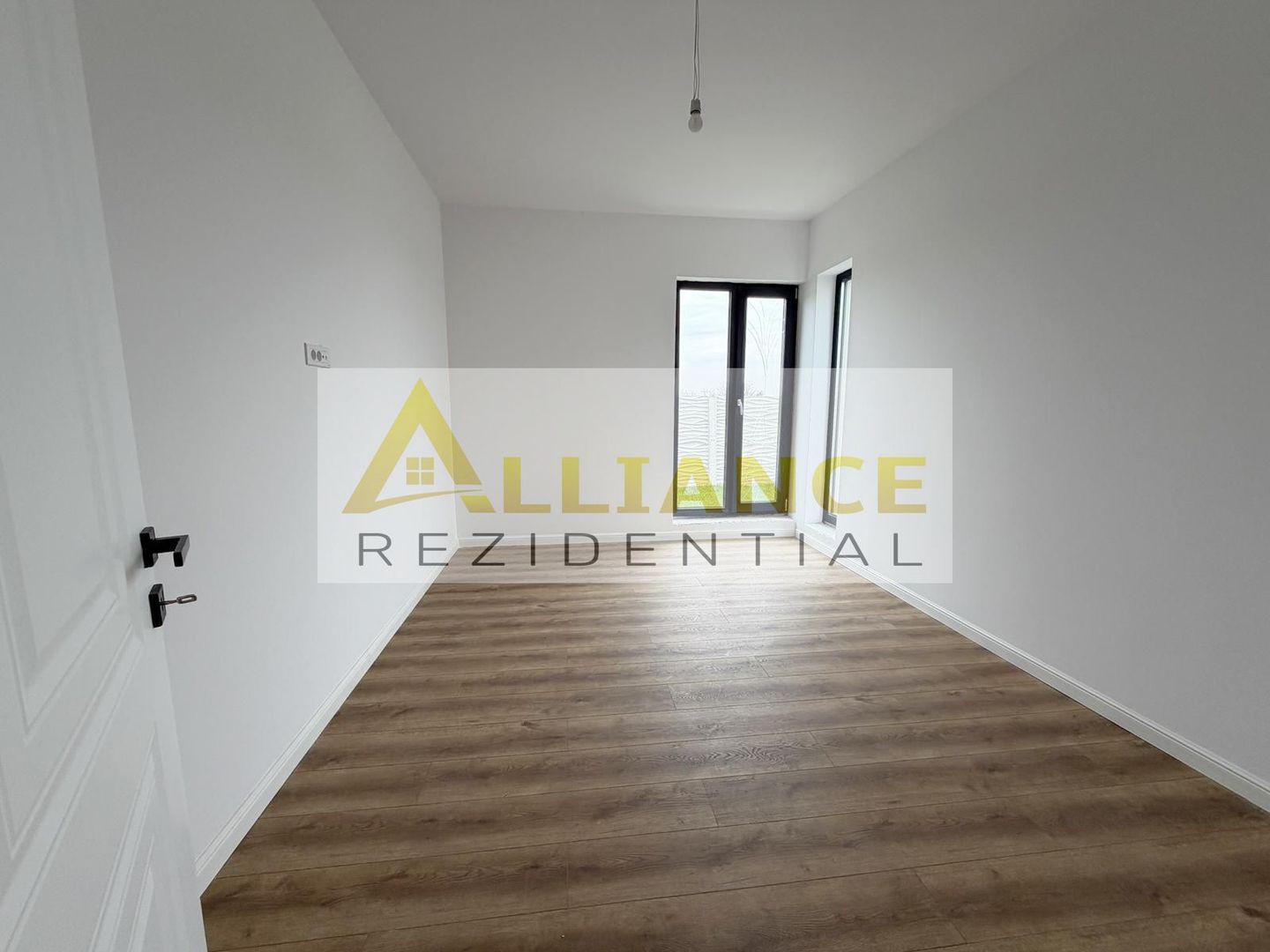 Casa individuala ~ 4 camere ~ 2 bai ~ 130mp utili + teren 470mp - Poză 4