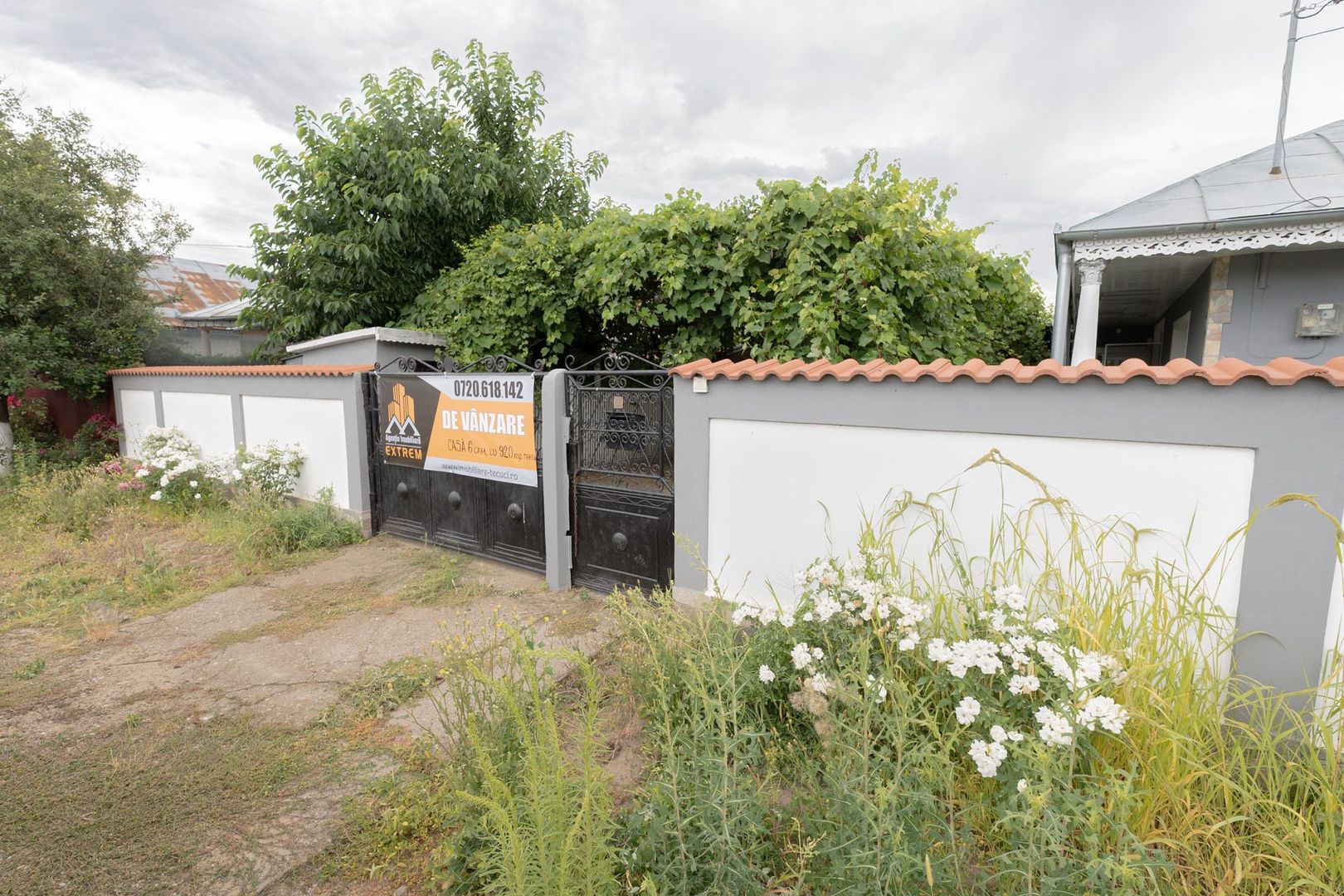 Casă cu 5 camere, complet renovată cu teren 920 mp în Tecuci - Poză 3
