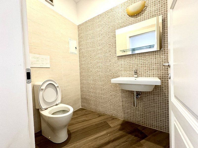 Birou elegant si spațios in Piața Unirii - Poză 11