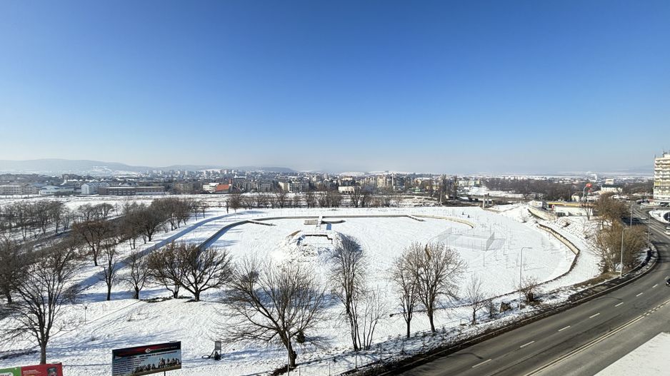 Apartament 3 camere decomandat 67,8 m² zona garii - Poză 1