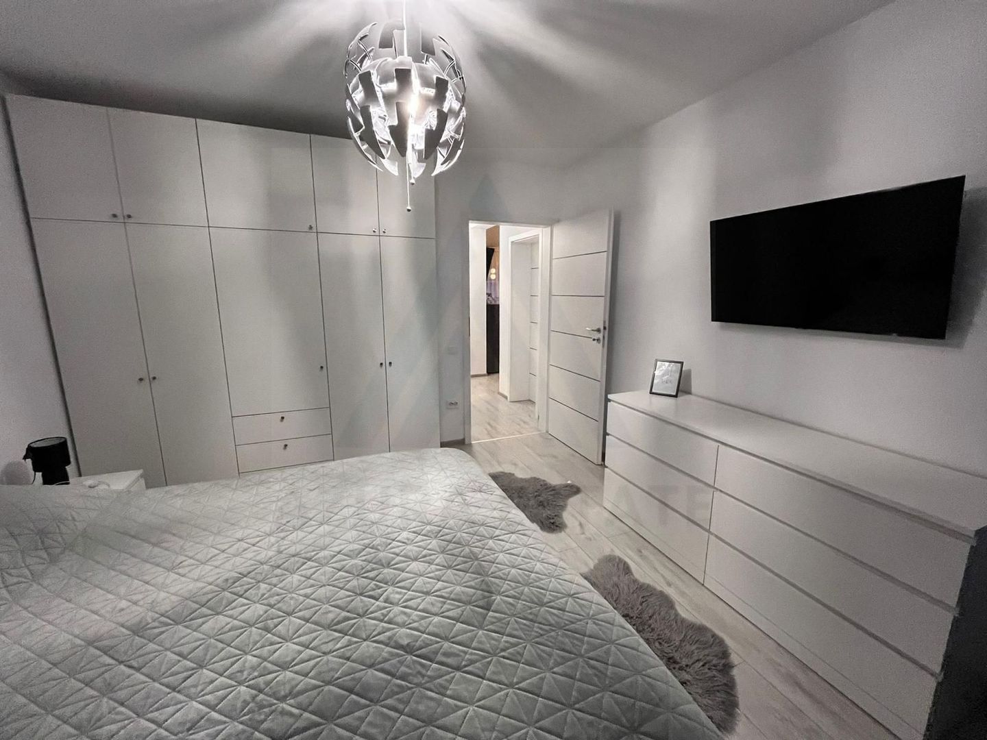 Apartament modern 4 camere 3 dormitoare 2 băi 80 mp utili  Șelimbăr - Poză 6