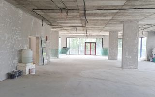 Cladire comerciala situata la drum intens circulat, 1365 mp utili + 20 parcari - Poză 12