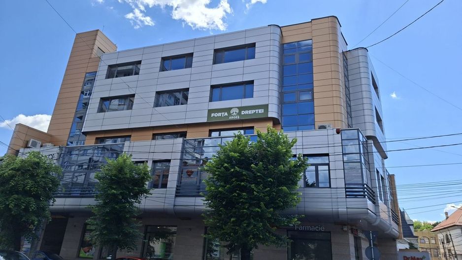 Spațiu Birouri Ultracentral Pitești 265 mp clasa A - Poză 12