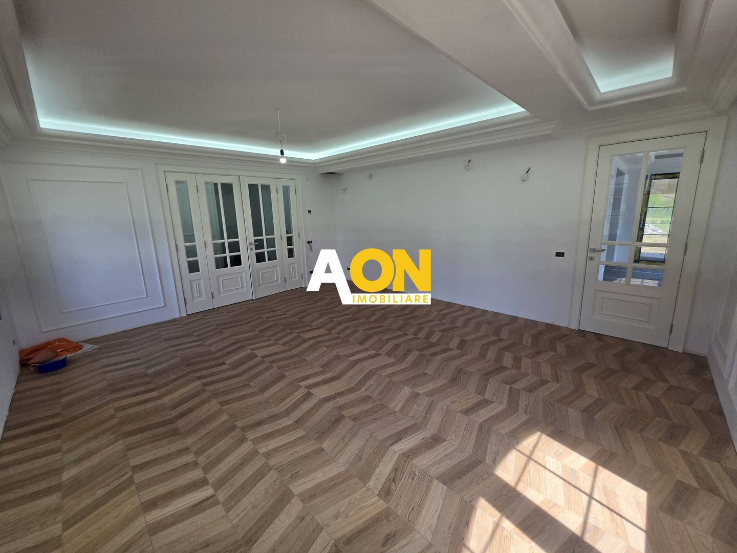 Casă nouă, impozantă,  6 camere, 1346 mp teren, Bărăbanț - Poză 8
