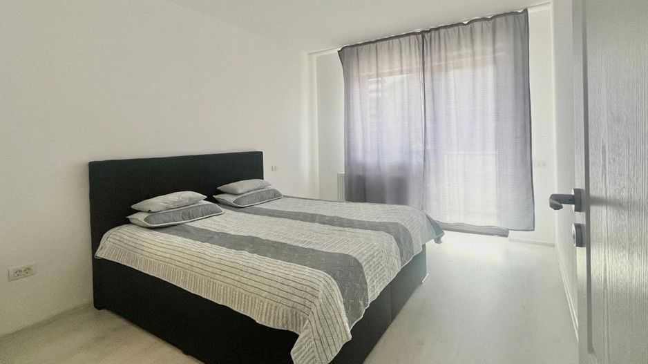 Vindem apartament  complet mobilat modern cu 2 bai zona Ghimbav - Poză 8