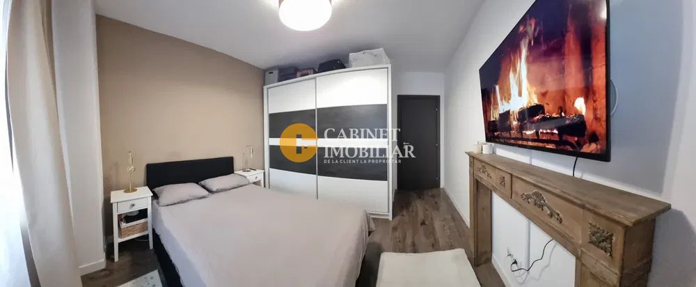 Apartament cu 3 camere, ETAJ INTERMEDIAR, 81 MP, CU PARCARE SUBTERANA INCLUSĂ - Poză 4