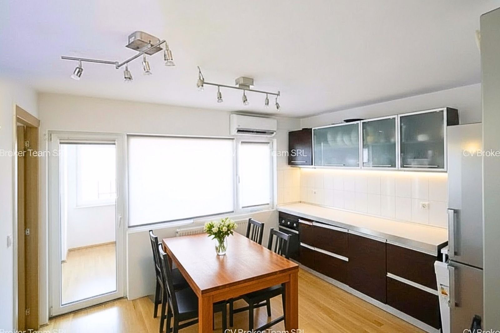 Vila D+P+1+M,Otopeni,300 mpu,ultracentral - Poză 6