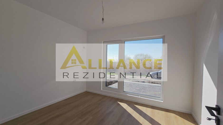 Casa individuala-100m de PENNY-beci-geamuri tripan - Poză 6