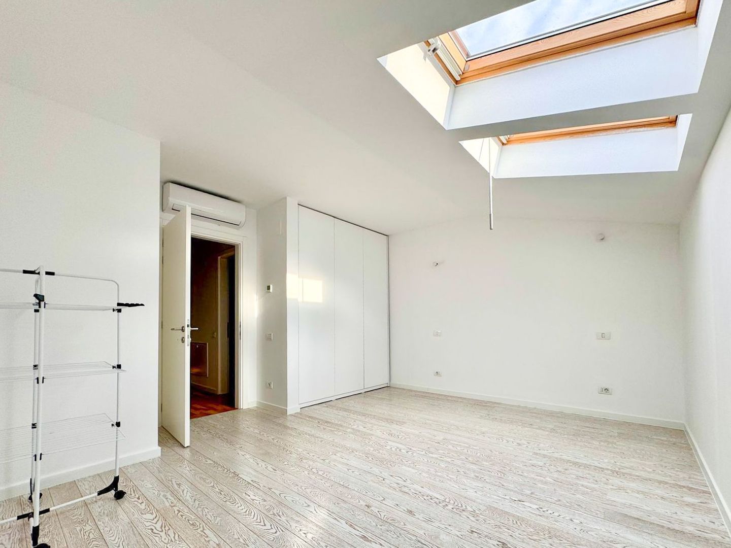 Închiriere | Vila 5 camere | Grădina | Parcare | Pipera - Poză 9