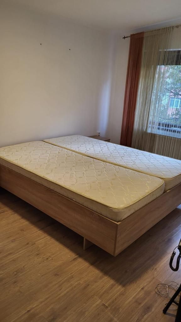 De Vanzare Apartament 3 camere in Vila Sebastian sect 5 - Poză 4