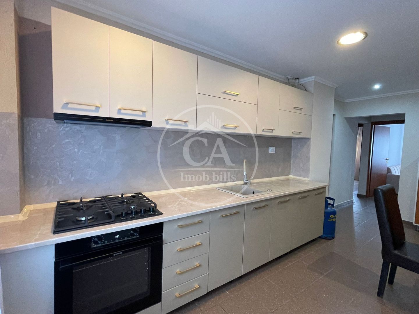Apartament cu 3 camere de inchiriat în zona Calea Aradului, Oradea - Poză 8