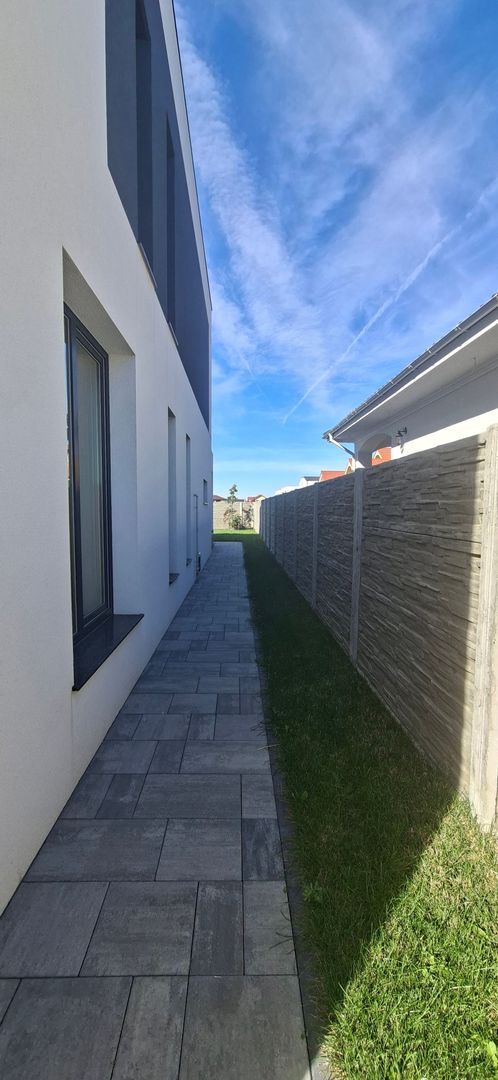Duplex despărțit prin perete dublu/ Garaj - Poză 39