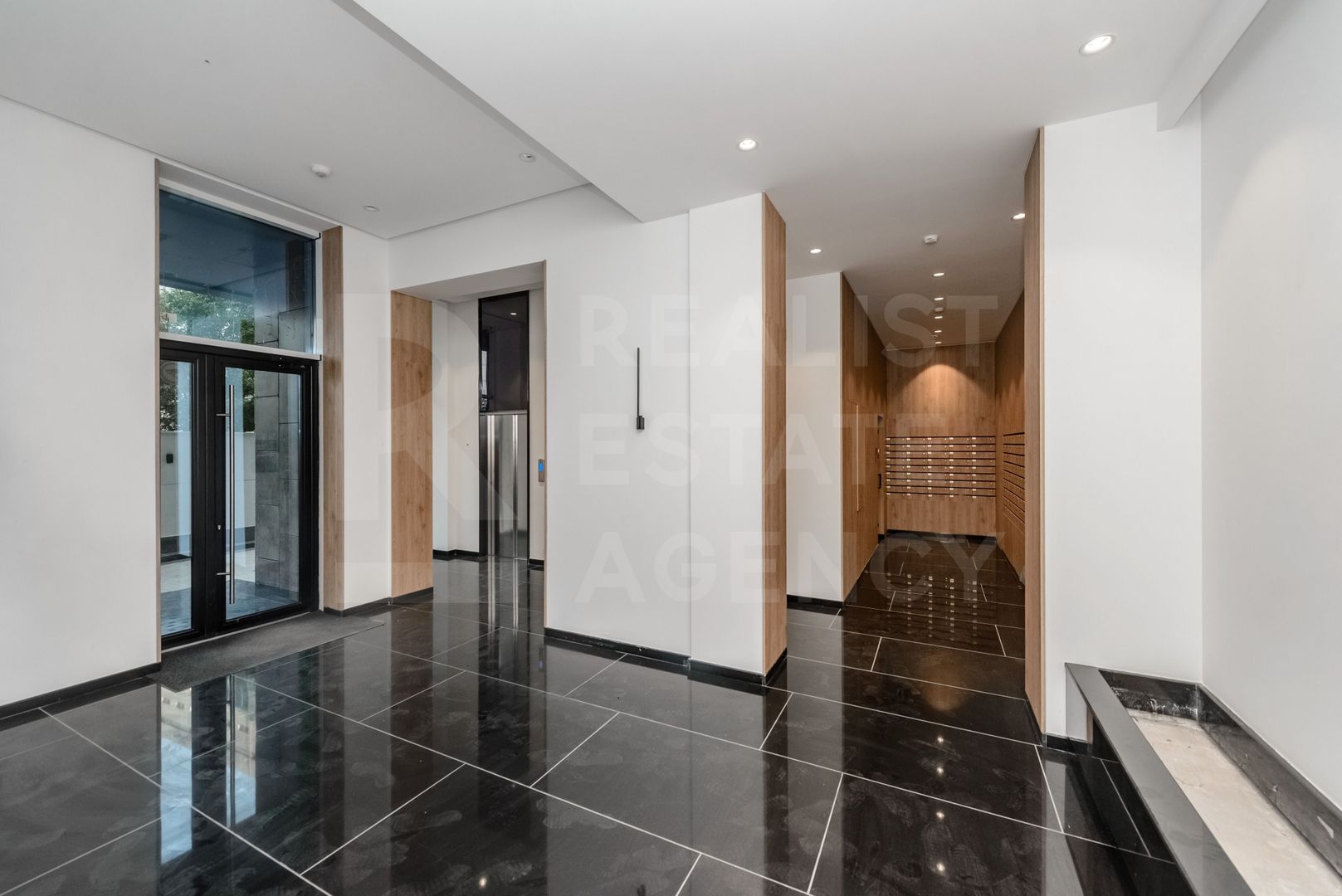 Vânzare, apartament, 2 dormitoare + living- 82 mp, Buiucani - Poză 18