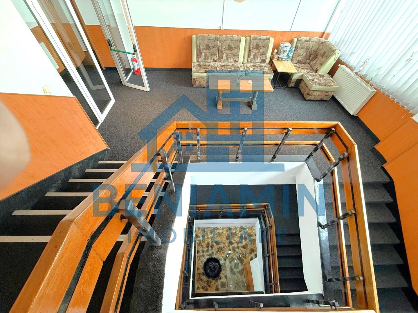 22 camere cu grup sanitar propriu-Sala conferinte-Central-Business - Poză 8