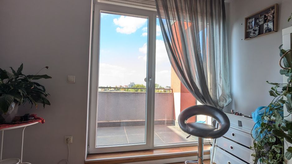 Apartament spatios 100 mp cu lift si 50 mp de terase - Poză 23