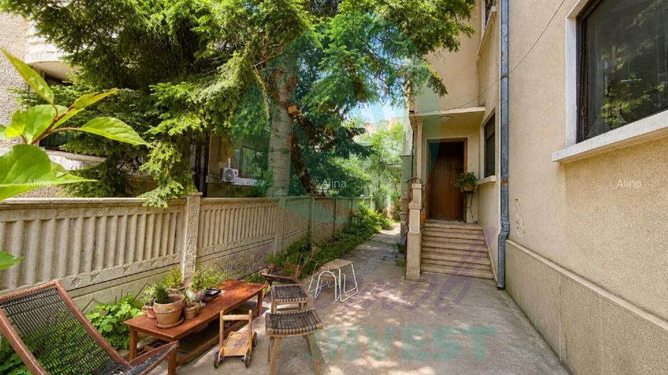 Apartament elegant situat la parterul unei vile - Poză 1