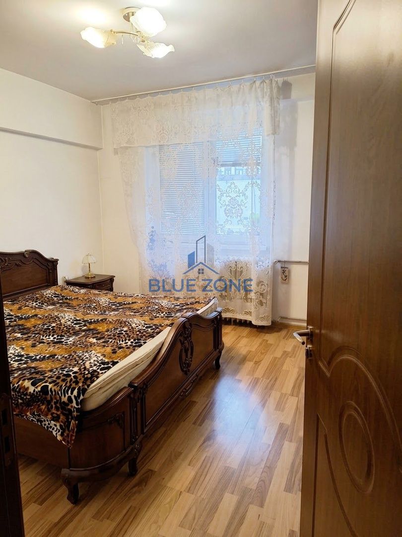 Apartament cu 3 camere de vânzare în Drumul Taberei - Poză 3