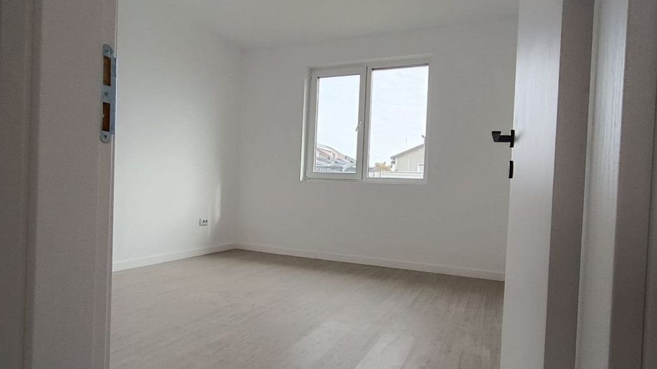 Casa Parter !4 dorm.+2 bai+2 parcari+teren liber 167mp! Calitate la su - Poză 13