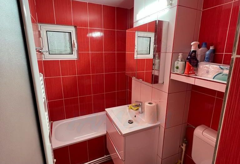 Inchiriem apartament cu 3 camere in centrul orasului, pret 500 euro - Poză 6
